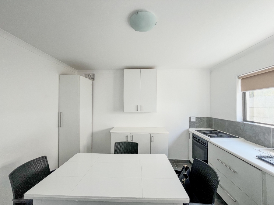 To Let 1 Bedroom Property for Rent in Pinelands Western Cape
